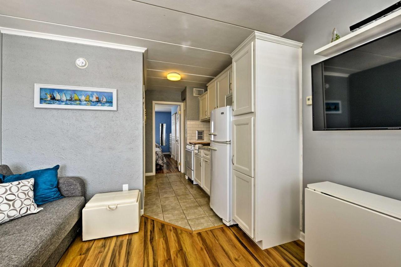 North Wildwood Condo With Pool, Walk To Boardwalk! Eksteriør billede